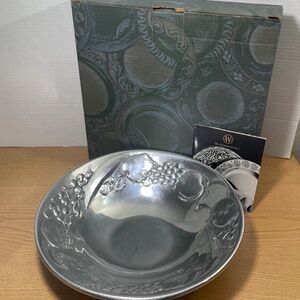 Wilton Armetale RPW 13" Serving Bowl Fruit Grape Vine Pattern Food Certified